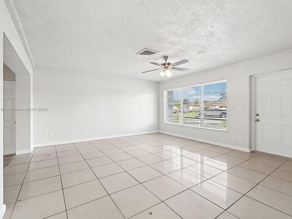 4th image of 1549 NW 11th Way