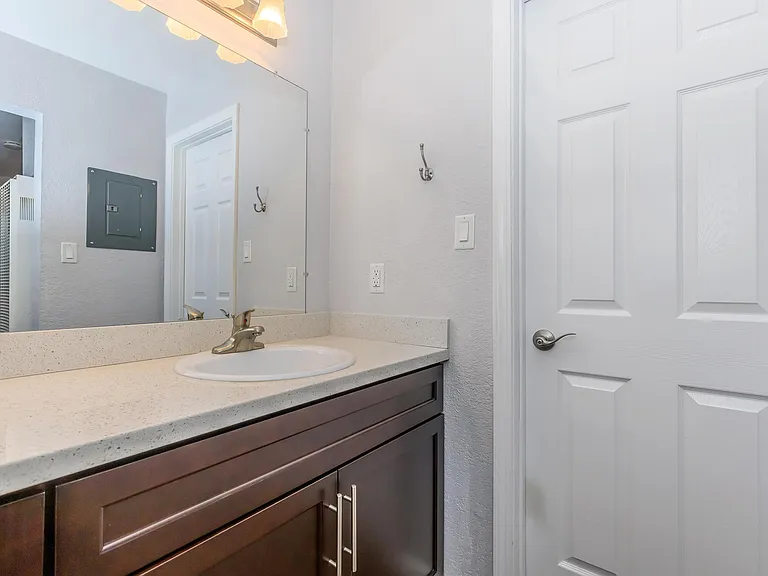 4401 Central Ave — Photo 41