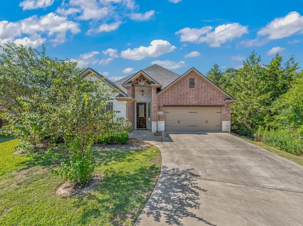 8200 Carters Cv, College Station, TX 77845