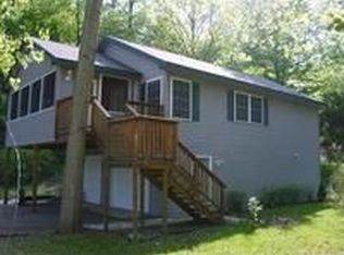 1022 West Dr, Hillsdale, MI 49242