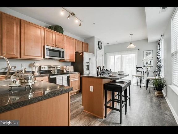 4th image of 1005 Granby St #187-1