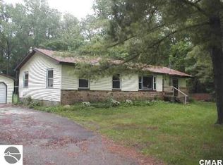 10302 N Warner Rd, Elwell, MI 48832