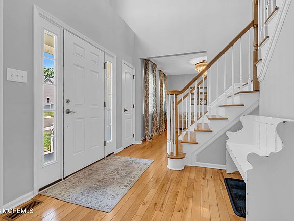 3rd image of 15 Christopher Drive