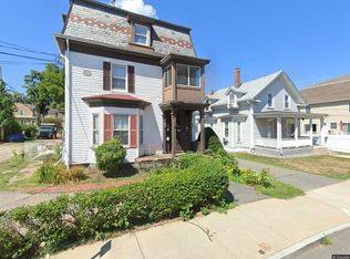 12 Lyman St #B, Waltham, MA 02452