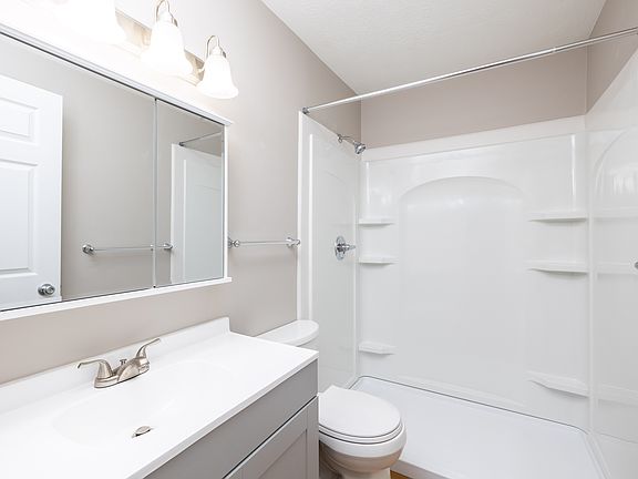 5th image of 325 Shady Lane Dr #325