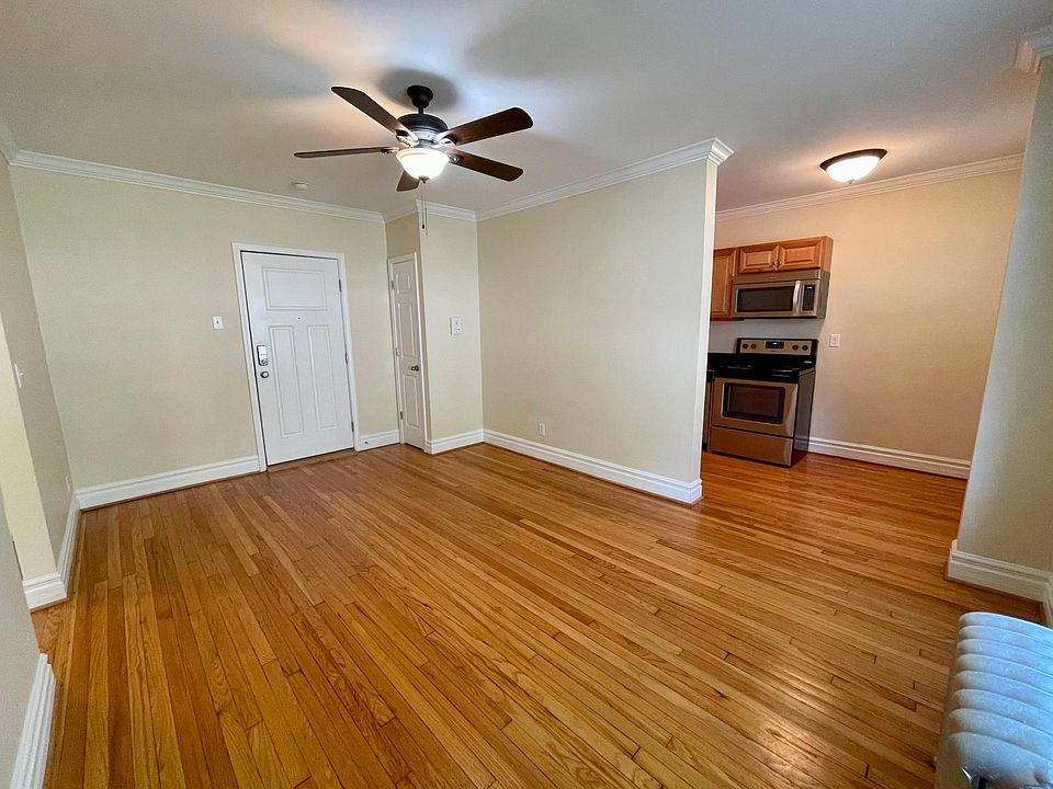 1st image of 4245 W Pine Blvd #305