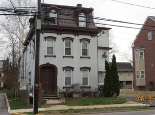 44 Park St APT 6, Bordentown, NJ 08505