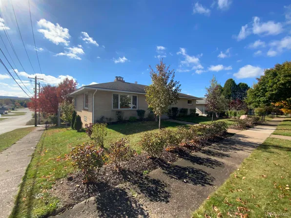 684 Mather Ave, Ishpeming, MI 49849