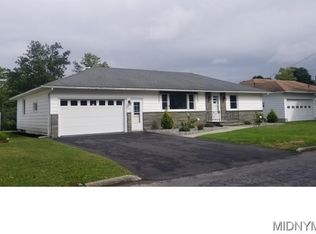 1003 Beckwith Pl, Utica, NY 13501