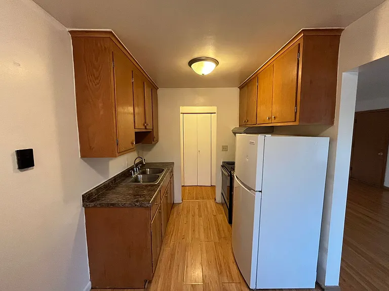 658 Greenbrier St — Photo 15