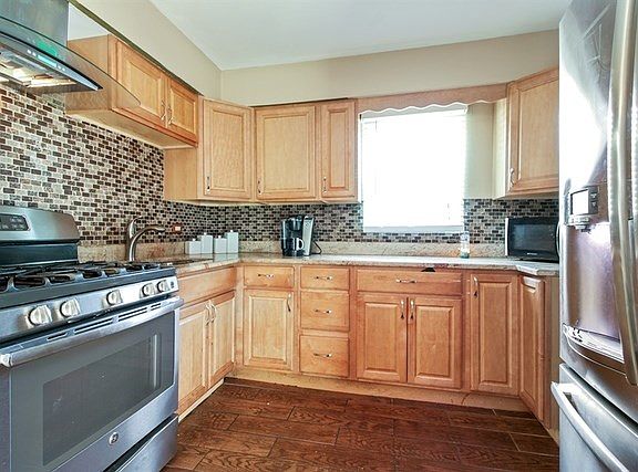 4th image of 12535 S Honore St