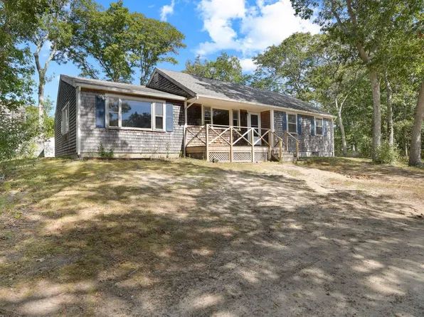 6 Sachem Way, Oak Bluffs, MA 02557