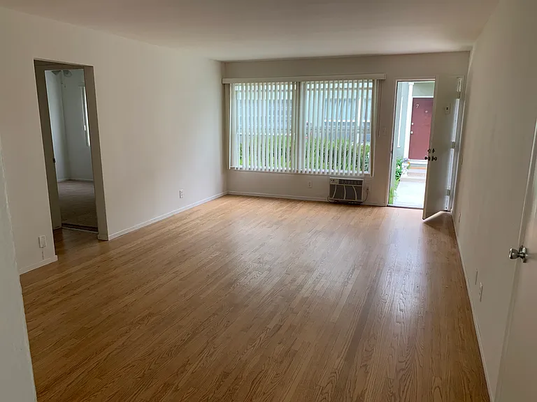 Magnolia Apartments — Photo 14