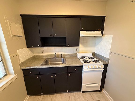 3rd image of 3701 Southmoor Ln