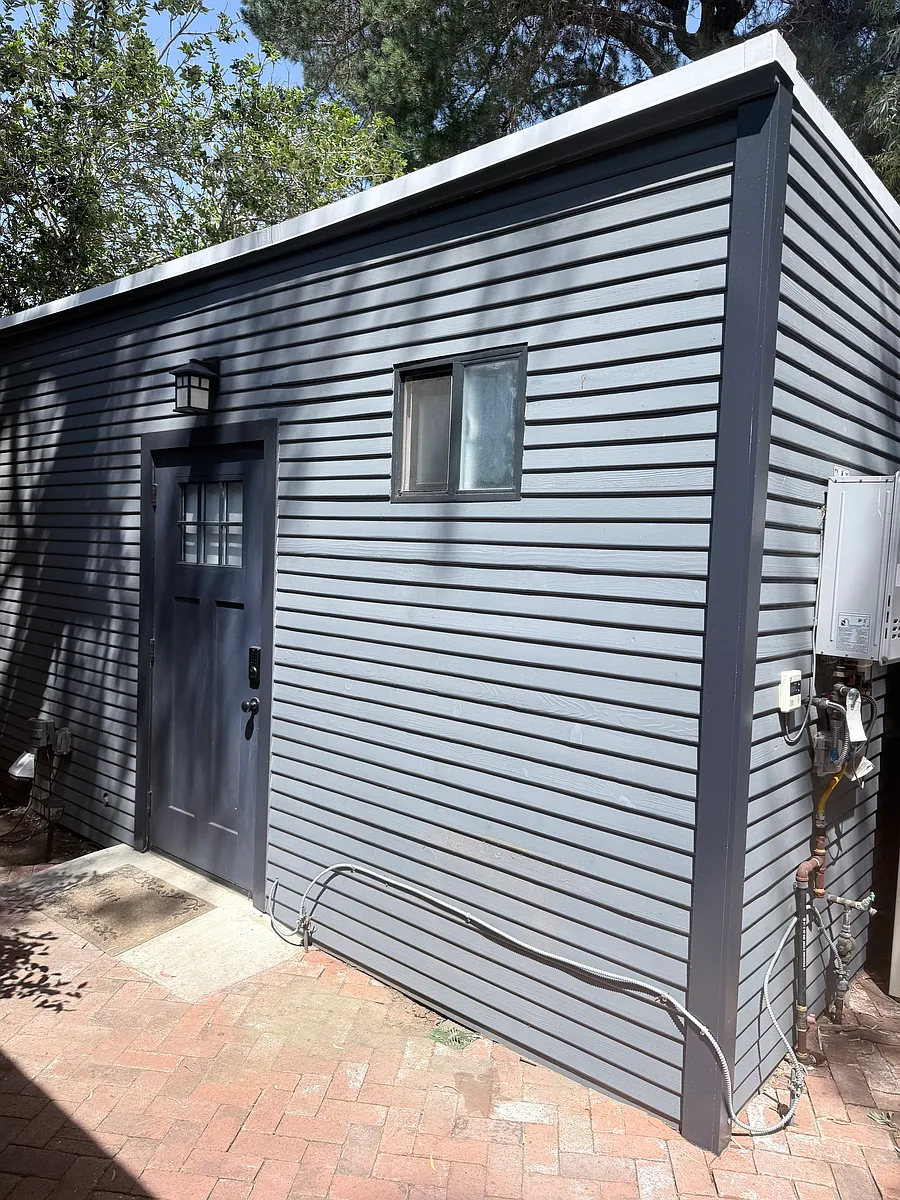 Building Photo - La Senda Pl