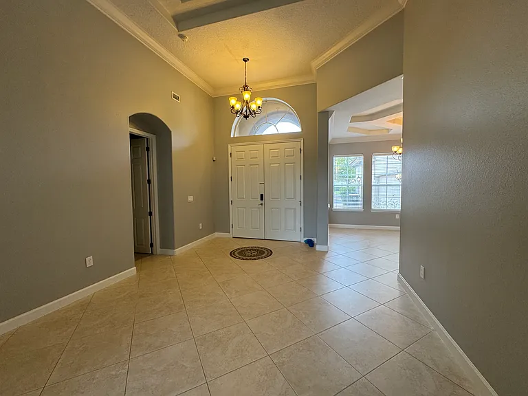 142 Harrington Ct — Photo 12