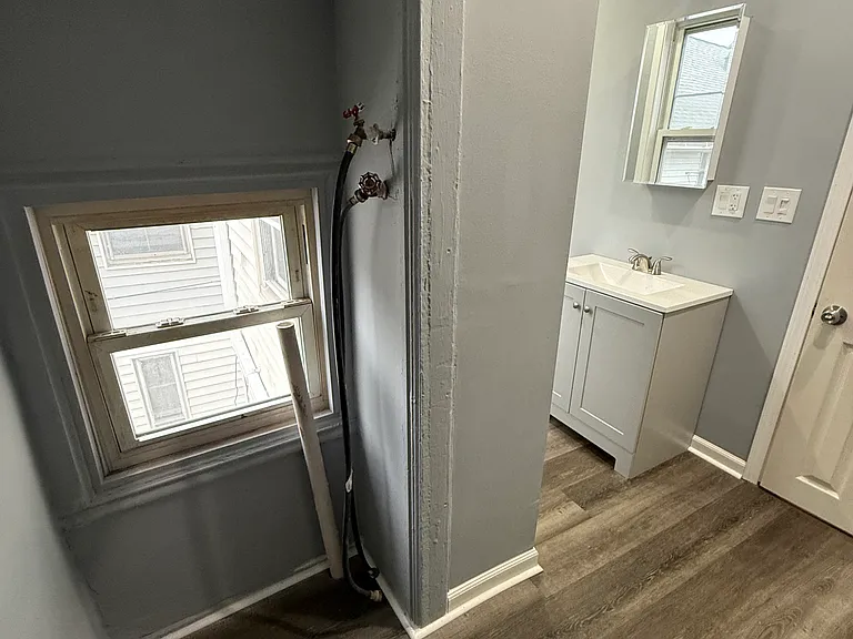 Washer line and dryer space