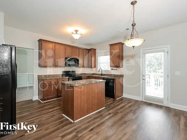 6275 Cove Creek Dr — Photo 5
