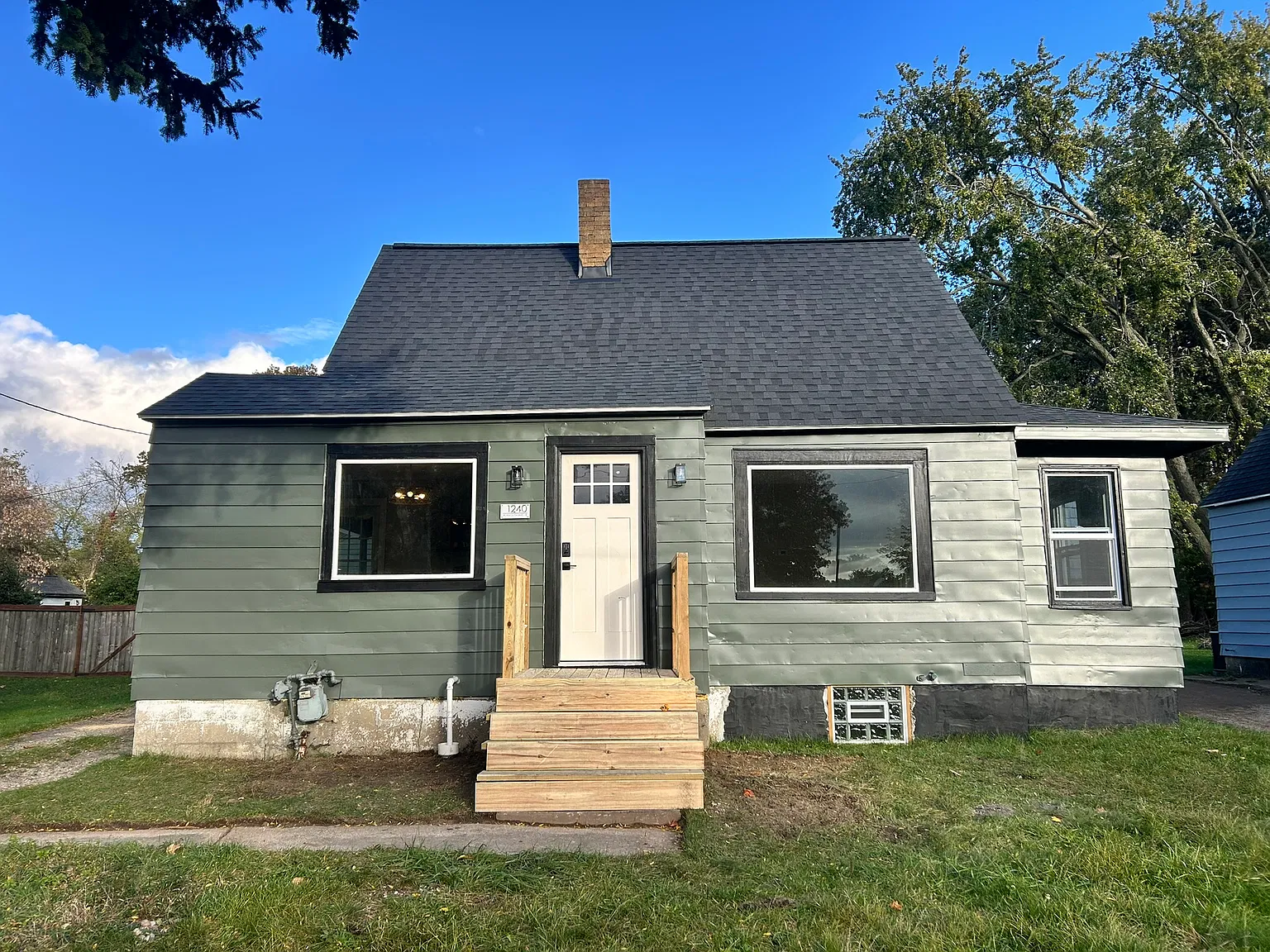 3 bed, 1529 sqft, $2,400 — Photo 1