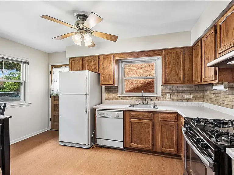 5832 Capulina Ave — Photo 6