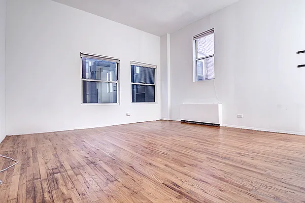 Rented by Urbane Brokerage | media 10