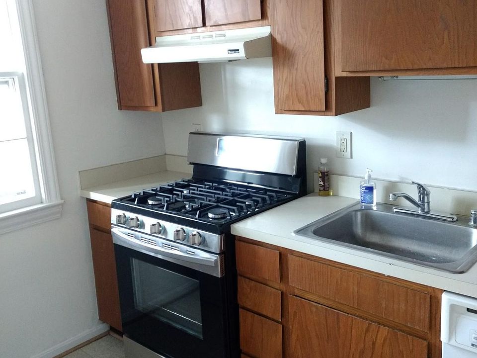 2nd image of 2734 Ordway St NW APT 5