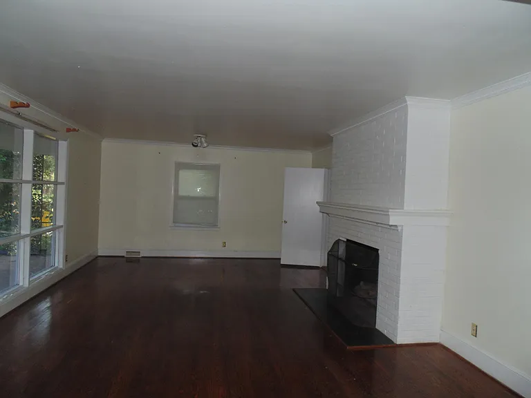 161 Shasta Ln — Photo 5