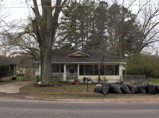 3339 Warrior River Rd, Hueytown, AL 35023