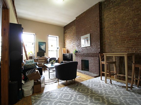 3rd image of 26 W 75th St Penthouse A