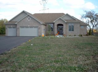 7893 American Dr, Machesney Park, IL 61115