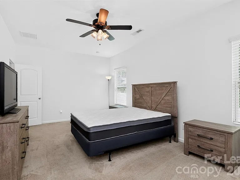 2038 Eddie Massey Ln — Photo 18