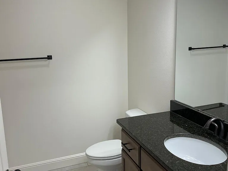 464 Hall Ave — Photo 11