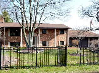 122 Little League Dr, Beaver Falls, PA 15010