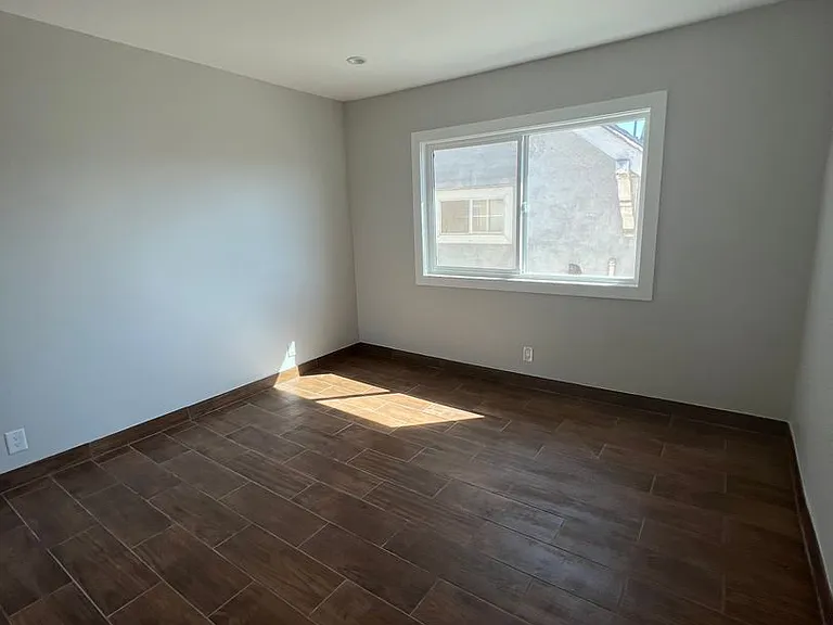1819 S Manhattan Pl — Photo 31