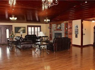 190 10th Ave S, Coalmont, TN 37313