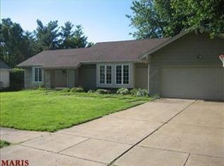 16058 Hunters Way Dr, Chesterfield, MO 63017