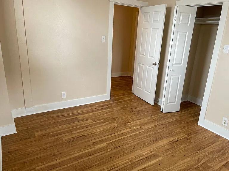 Johnstown Apartments (KC-KS-RB) — Photo 10