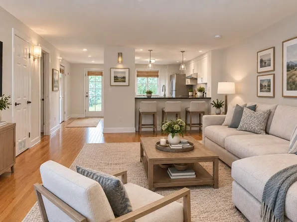 111 Brigham St Unit 11B, Hudson, MA 01749