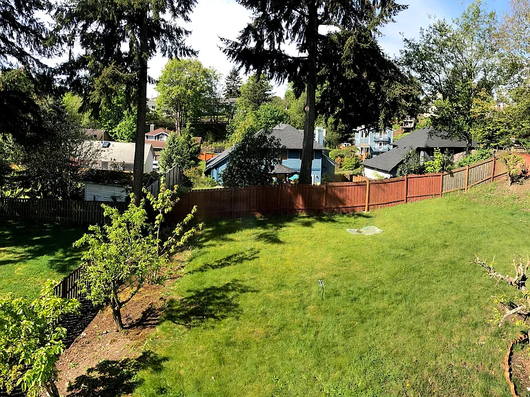 3702 Braeburn Dr NE — Photo 4