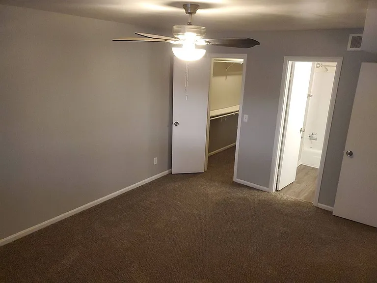 Stratford East Apartments — Photo 60