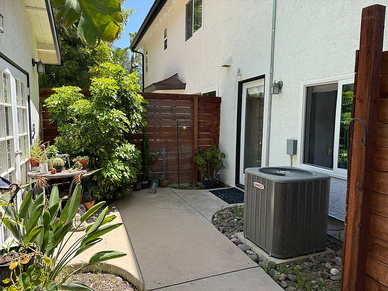 Kaywood Ln — Photo 12