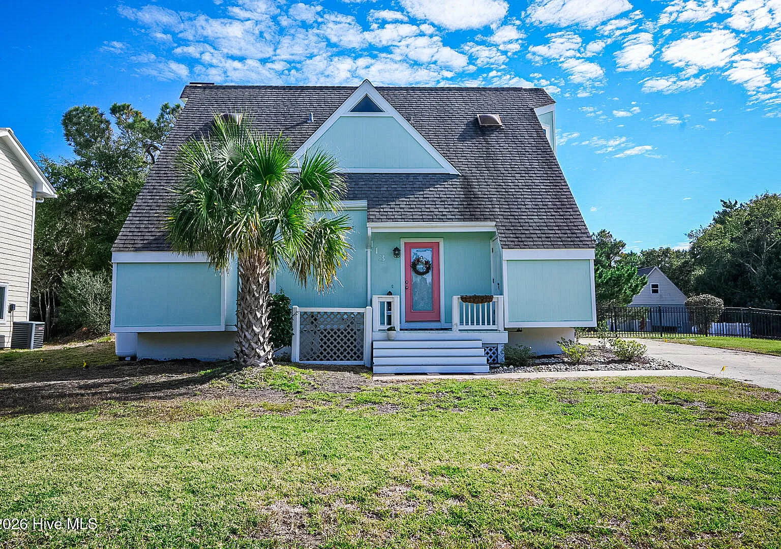 3 bed, 2.0 bath, 1733 sqft, $2,985 — Photo 1