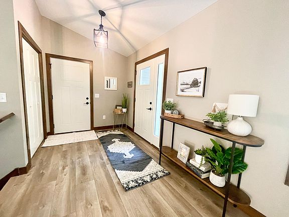 3rd image of 29939 Patriot Ave
