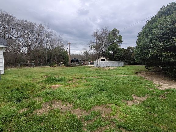 4th image of 3104 Chris Dr