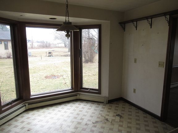 5th image of 153 Lake Rd