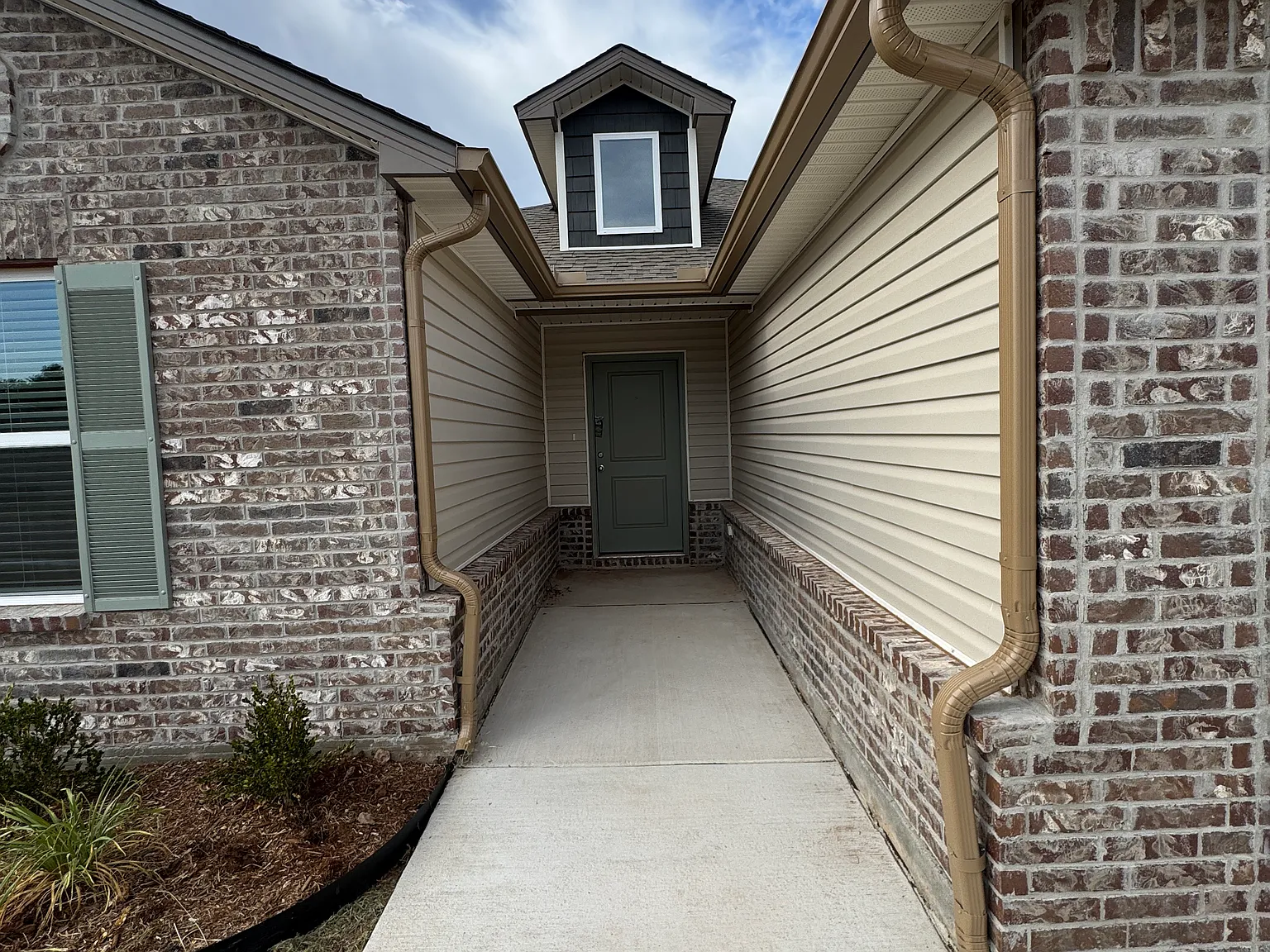 3 bed, 1472 sqft, $1,650 — Photo 4
