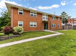 W164N8815 Mill St #3, Menomonee Falls, WI 53051