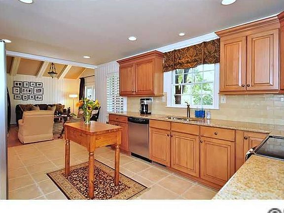 3rd image of 5042 Beckford Dr