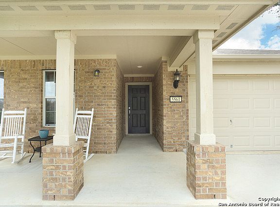 4th image of 5561 Columbia Dr