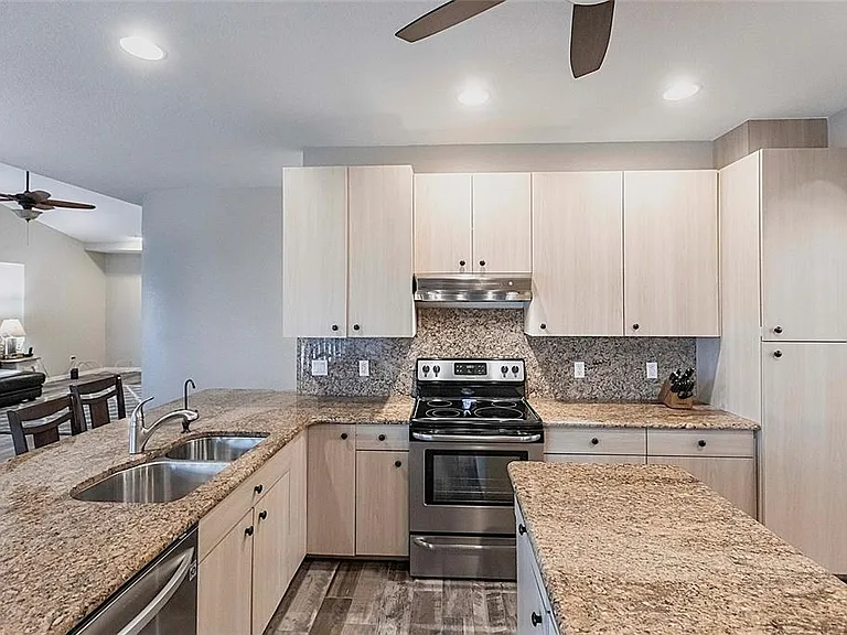 1503 Suzi St — Photo 10